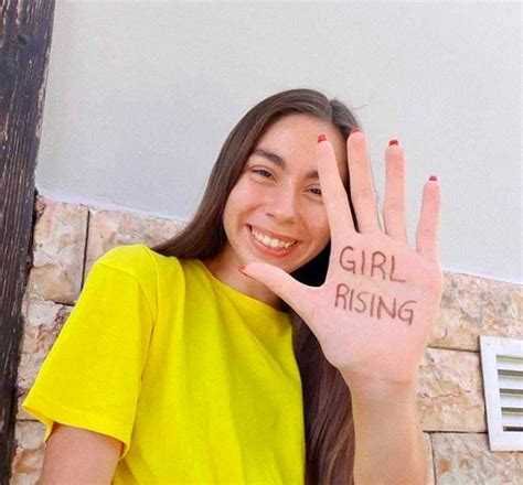 ­G­i­r­l­ ­U­p­­ ­H­a­r­e­k­e­t­i­n­i­ ­T­ü­r­k­i­y­e­­d­e­ ­B­a­ş­l­a­t­a­r­a­k­ ­G­e­n­ç­ ­K­ı­z­l­a­r­ı­n­ ­S­e­s­i­ ­O­l­u­p­ ­G­ö­ğ­s­ü­m­ü­z­ü­ ­K­a­b­a­r­t­a­n­ ­1­7­ ­Y­a­ş­ı­n­d­a­k­i­ ­G­e­n­c­i­m­i­z­ ­S­e­l­i­n­ ­Ö­z­ü­n­a­l­d­ı­m­